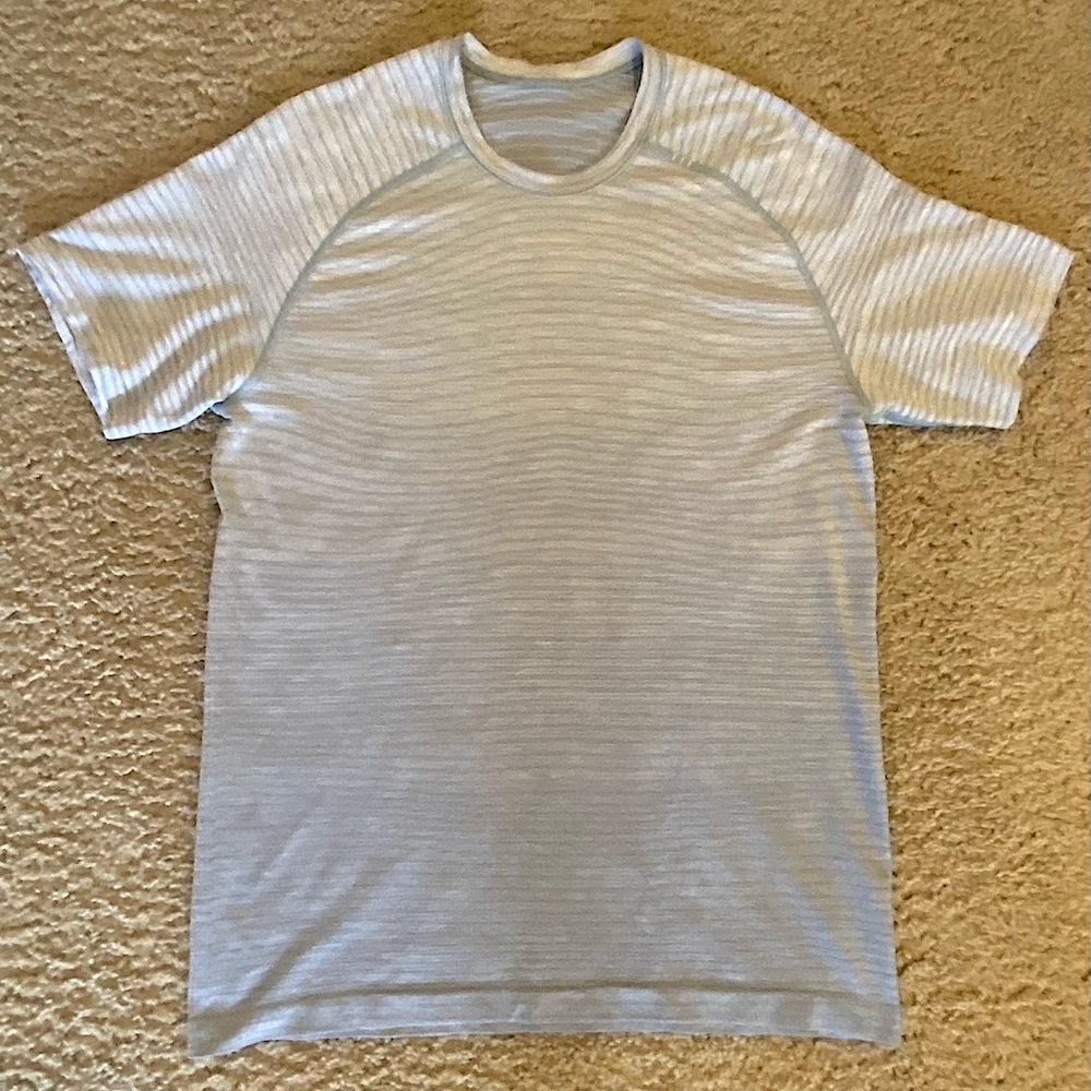 Lululemon Metal Vent Tech Tee 2.0 - Medium